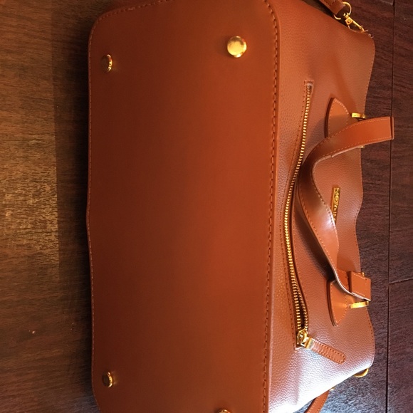 Joy and Iman leather cognac handbag - Picture 3 of 3